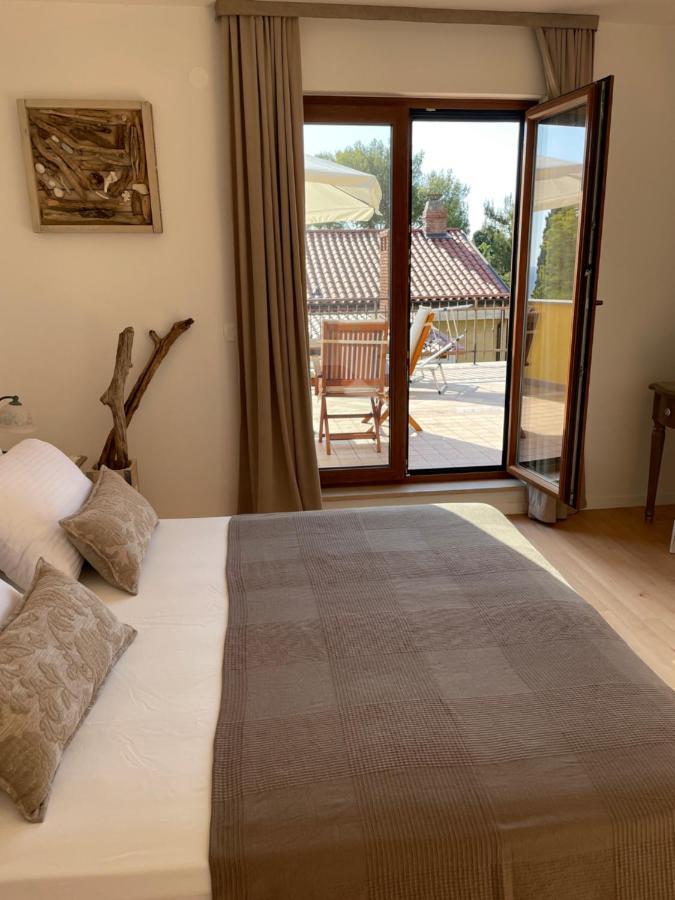 Apartments Cliff ไพราน ภายนอก รูปภาพ