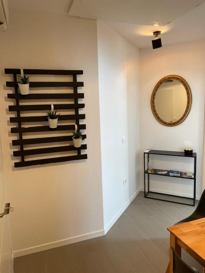 Apartments Cliff ไพราน ภายนอก รูปภาพ